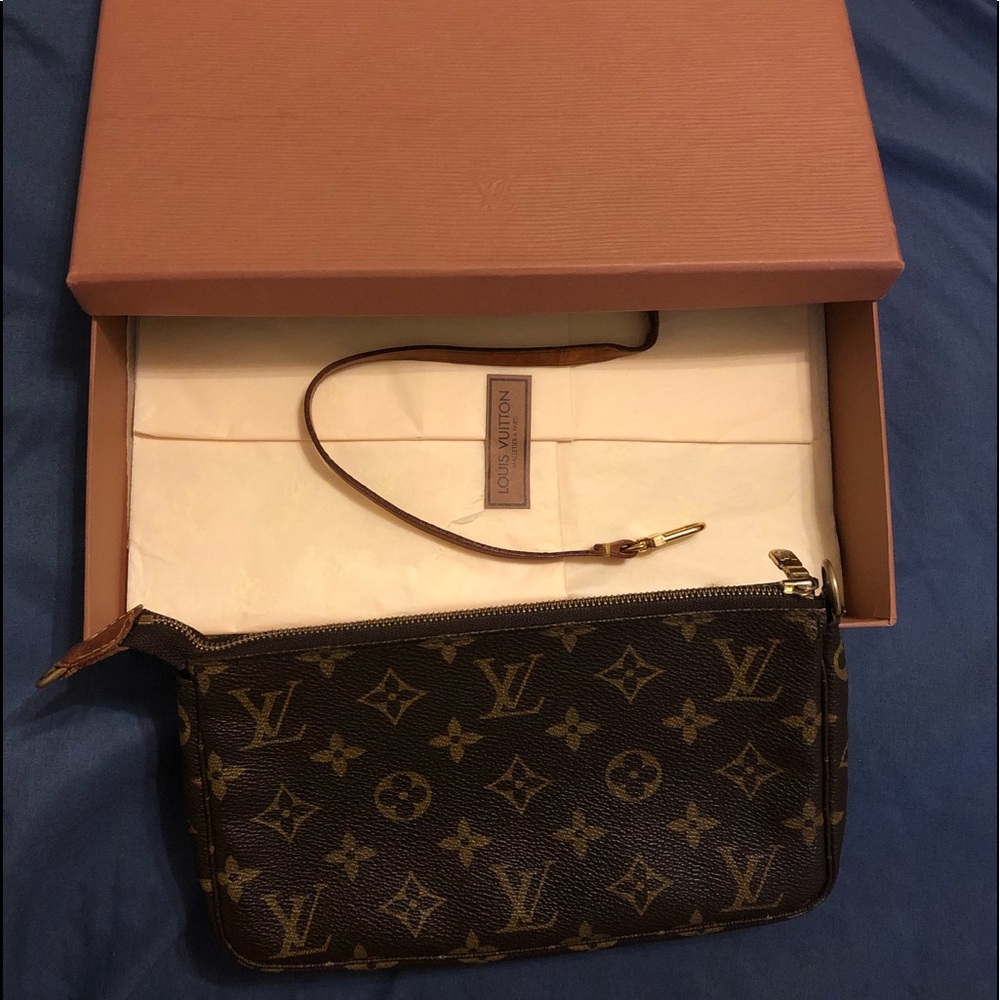 Louis Vuitton pochette